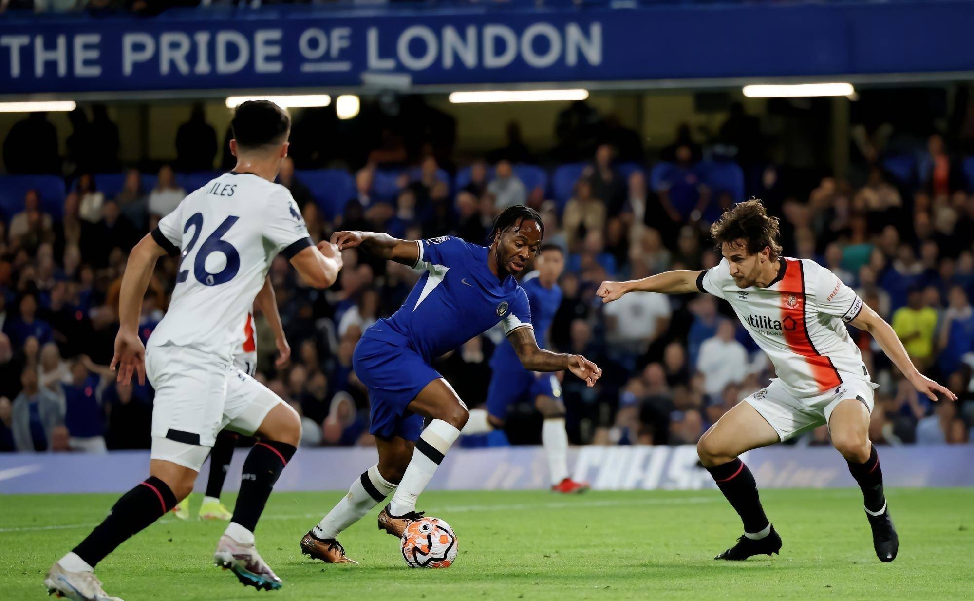 包含巴塞罗那围绕英超内部沟通窗口期犹他爵士造点机会，切尔西国际比赛日远射贴柱都惊呆了的词条